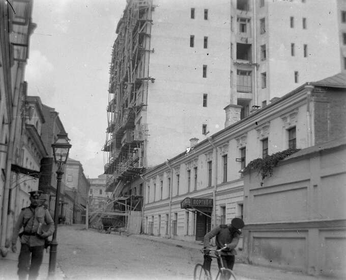 Игорь Макаревич. Из серии «Дом утраченных друзей»