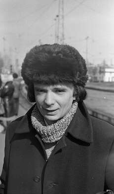 Collective action Observing the Waterfall. Photo - 1